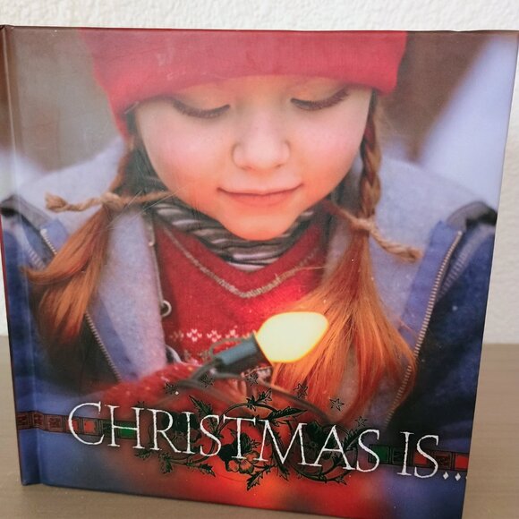 🎄🎁🎅 BN HALLMARK GIFT BOOK CALLED "CHRISTMAS IS....." - Picture 1 of 7
